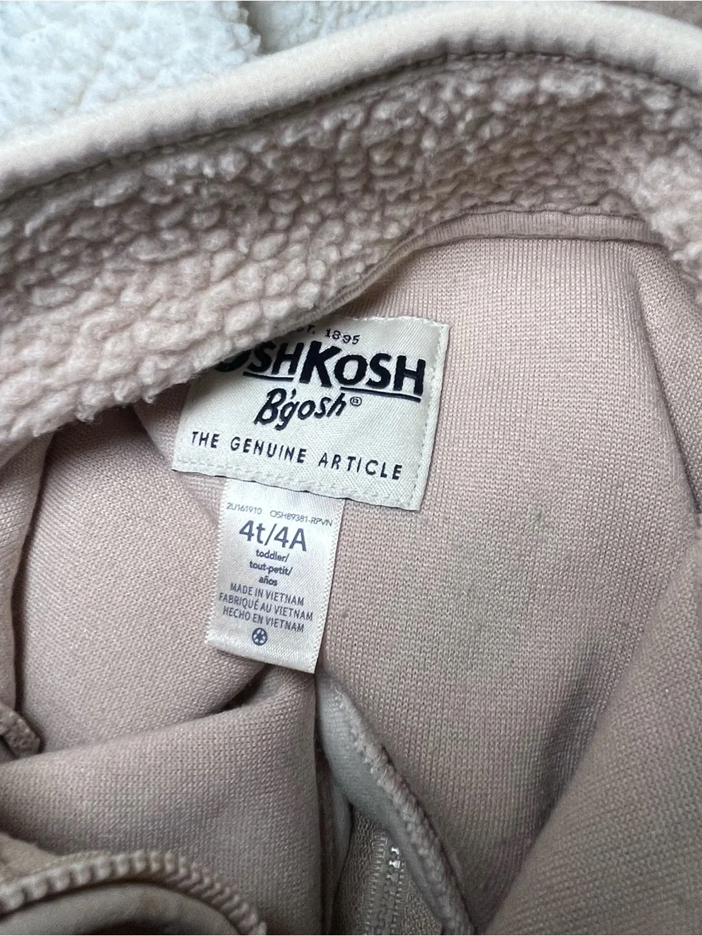 OshKosh B'gosh cream and beige color-blocked fleece jacket in a 4T